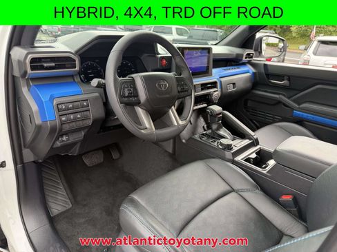 Used 2025 Toyota Tacoma TRD Off-Road AWD/4WD image 14