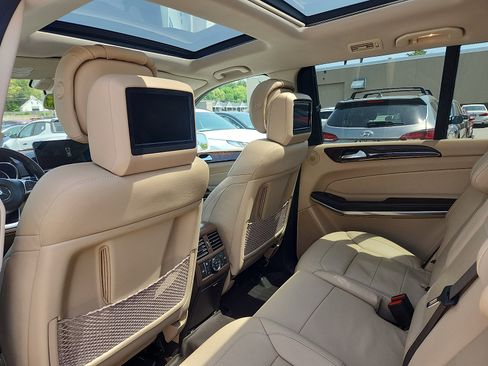 Used 2017 Mercedes-Benz GLS 550 4MATIC image 25