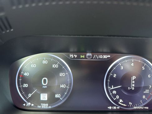 Used 2018 Volvo XC60 T5 Inscription w/ Convenience Package AWD/4WD image 10