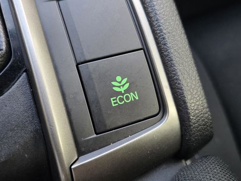 Used 2018 Honda Civic Sport image 24