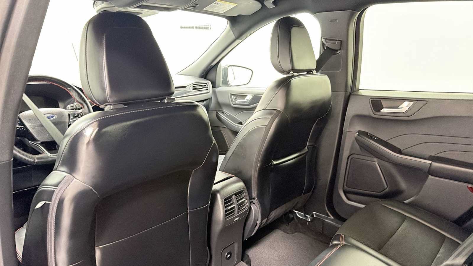 Used 2025 Ford Escape ST-Line Select AWD/4WD image 24