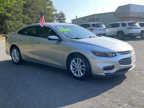 Used 2018 Chevrolet Malibu LT FWD image 6