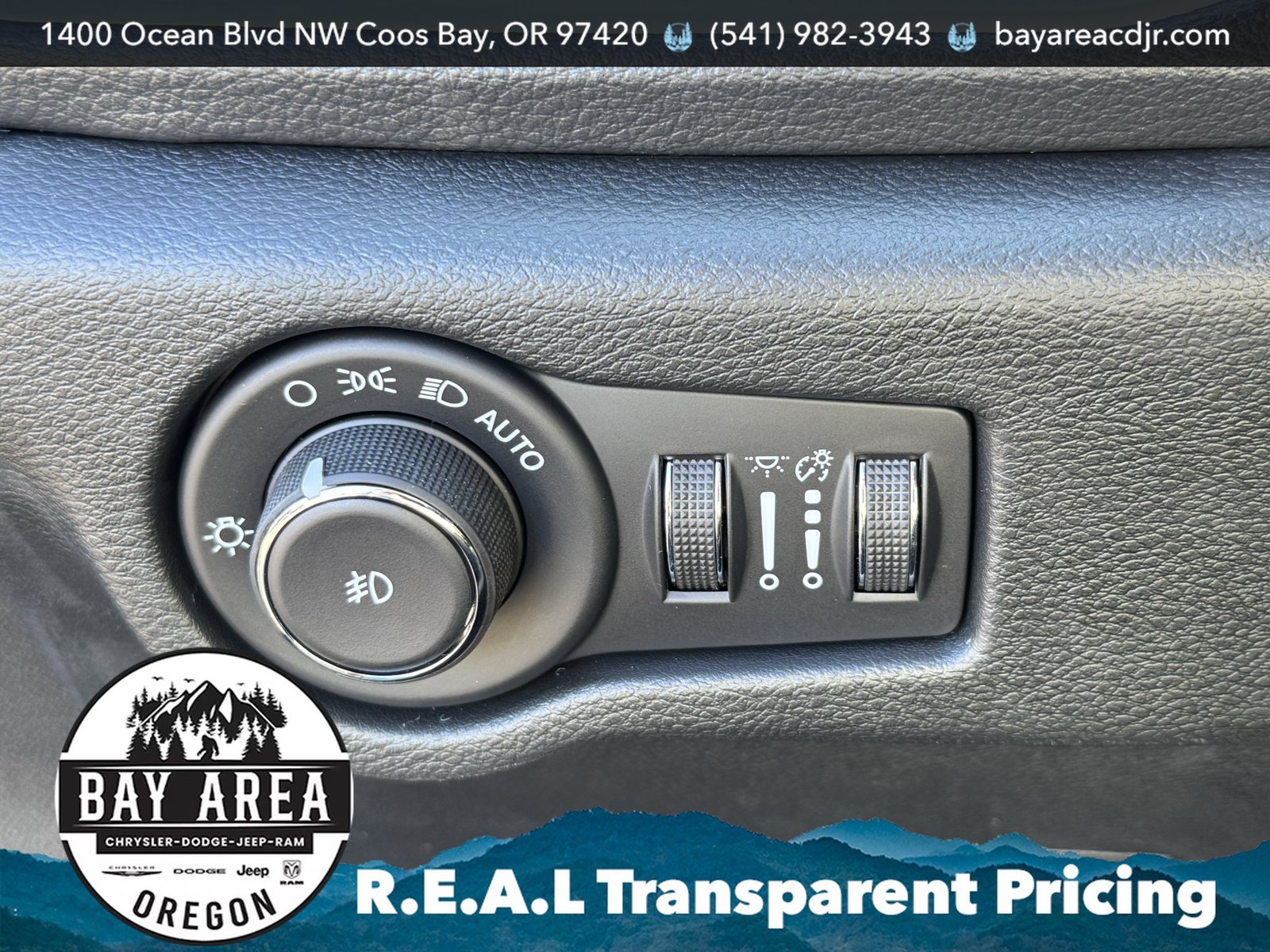 New 2026 Chrysler Pacifica Select AWD/4WD image 22