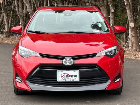 Used 2018 Toyota Corolla XLE image 9