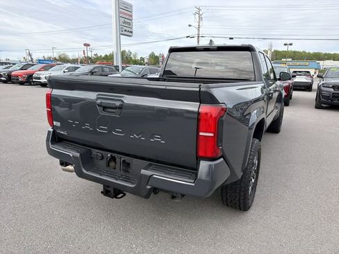 Used 2024 Toyota Tacoma SR5 AWD/4WD image 7
