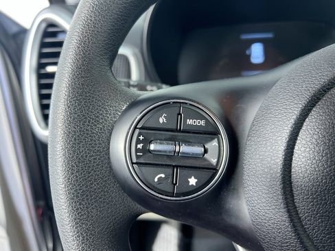 Certified 2025 Kia Soul LX w/ LX Technology Package image 17