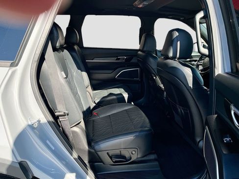 Used 2023 Kia Telluride EX X-Line image 30