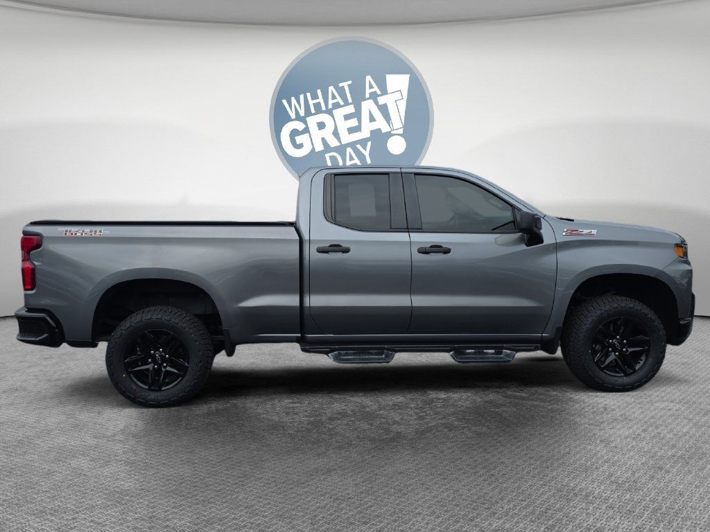 Used 2020 Chevrolet Silverado 1500 Custom Trail Boss w/ Custom Convenience Package AWD/4WD image 2