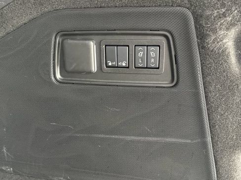 Used 2025 Cadillac Escalade Sport Platinum w/ LPO, Floor Liner Package AWD/4WD image 26