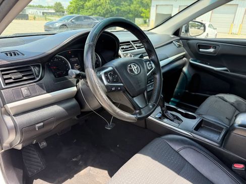 Used 2015 Toyota Camry SE FWD image 17