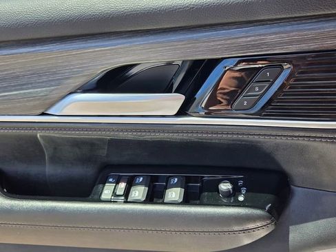 Used 2024 Jeep Wagoneer Series II w/ Flexible Seating Group RWD image 29