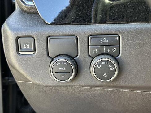 Used 2025 Chevrolet Silverado 1500 LT RWD image 17