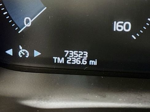 Used 2019 Volvo XC60 T6 R-Design image 12