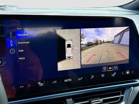 New 2026 Chevrolet Equinox EV LT image 15