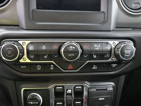 Used 2023 Jeep Wrangler Sport S image 26