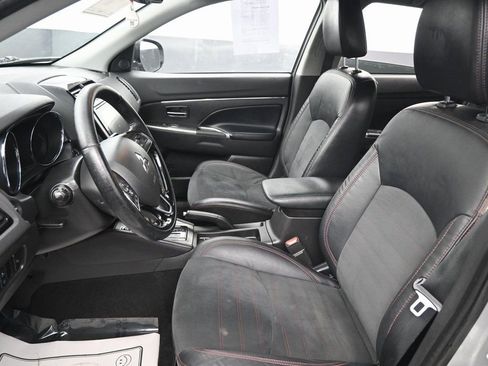 Used 2023 Mitsubishi Outlander Sport SE image 26