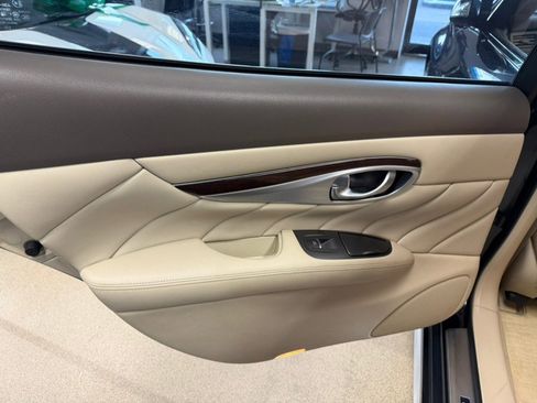 Used 2015 INFINITI Q70 L 3.7 image 27