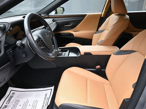 Used 2023 Lexus ES 350 w/ Premium Package FWD image 11