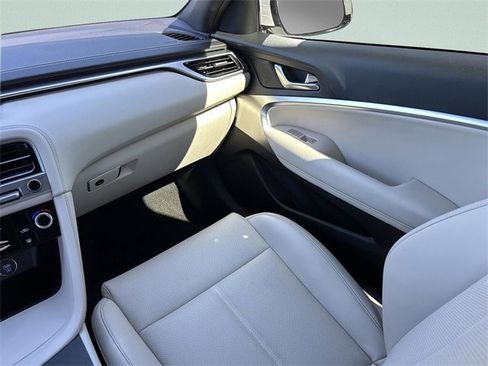 Used 2026 Genesis G70 2.5T image 5