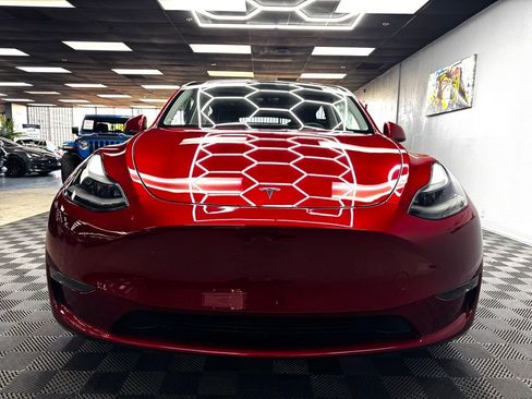 Used 2024 Tesla Model Y Long Range AWD/4WD image 4