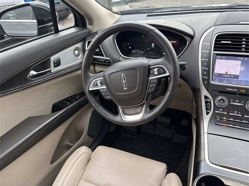 Used 2020 Lincoln Nautilus Reserve w/ Equipment Group 202A image 14