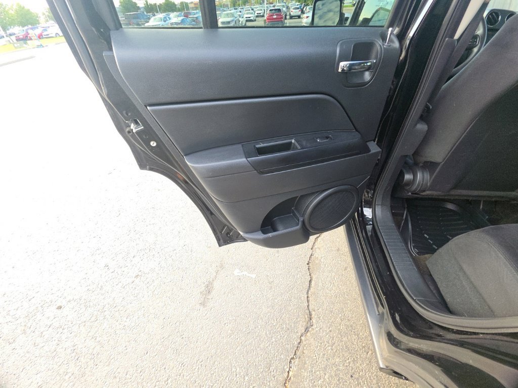 Used 2016 Jeep Patriot Sport w/ Power Value Group AWD/4WD image 24