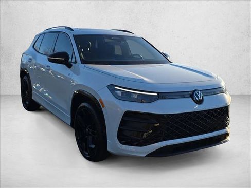 New 2026 Volkswagen Tiguan SE R-Line image 9