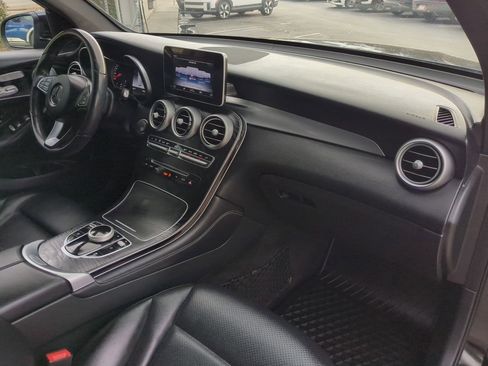 Used 2018 Mercedes-Benz GLC 300 4MATIC image 34