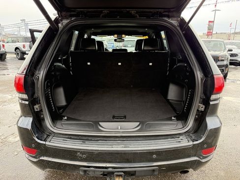 Used 2022 Jeep Grand Cherokee Laredo X image 32