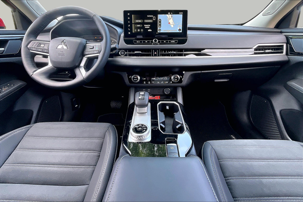 Used 2026 Mitsubishi Outlander SE FWD image 6