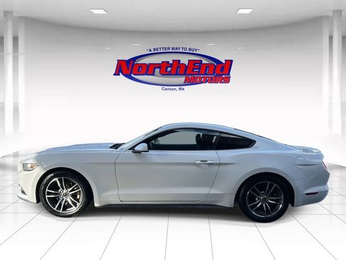 Used 2017 Ford Mustang Coupe image 6