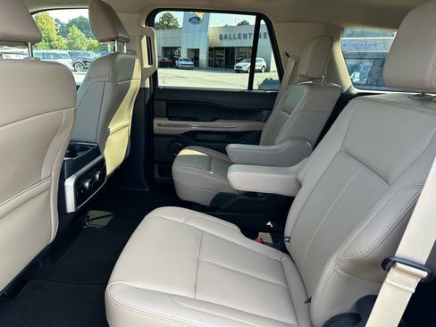 Certified 2024 Ford Expedition XLT image 13