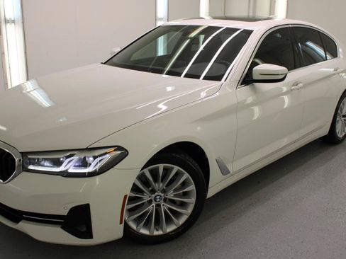 Used 2021 BMW 530i w/ Convenience Package RWD image 19