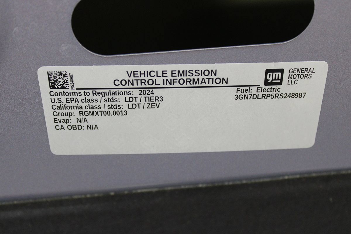 Used 2024 Chevrolet Equinox EV LT w/ LPO, All-Weather Mat Package FWD image 34