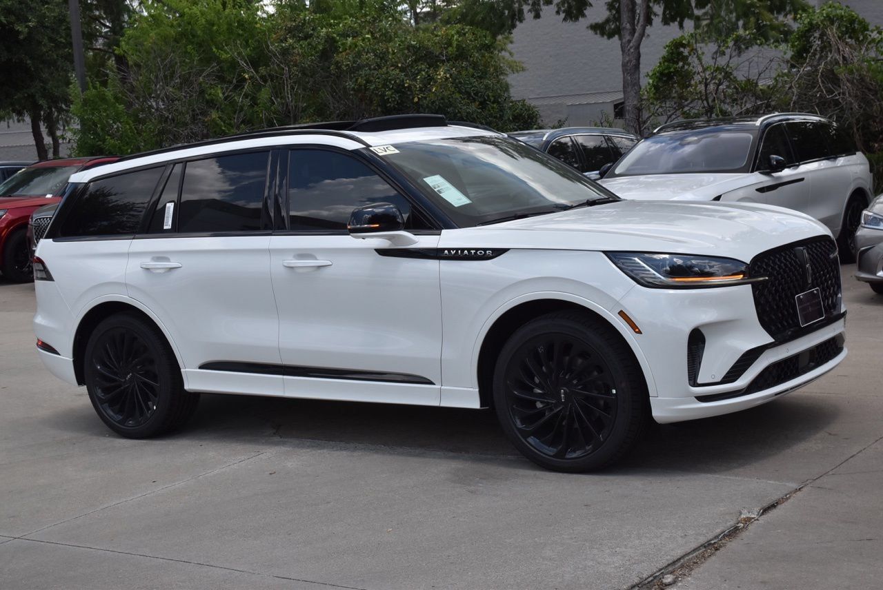New 2026 Lincoln Aviator Reserve AWD/4WD image 4
