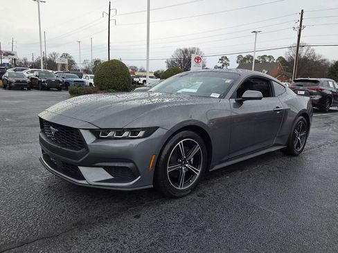 Used 2025 Ford Mustang Coupe image 3