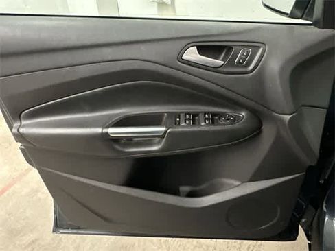 Used 2019 Ford Escape SEL image 15