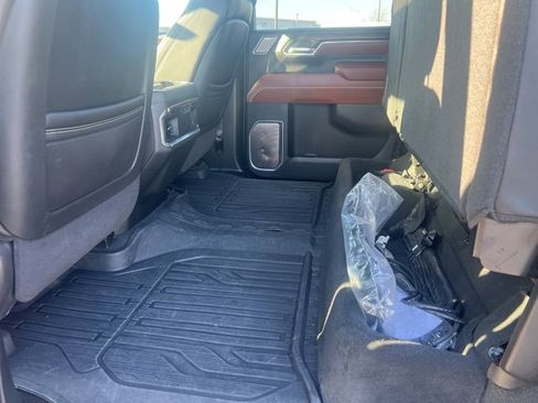 Used 2024 GMC Sierra 2500 Denali Ultimate image 26