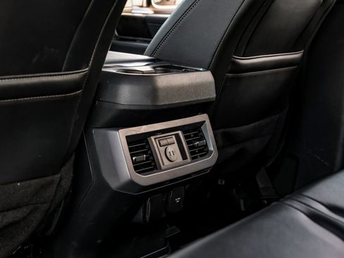 Used 2024 Ford F250 Lariat w/ Sport Appearance Package AWD/4WD image 35