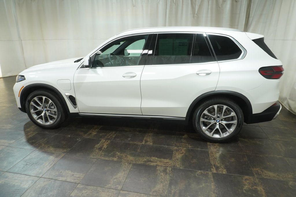 Used 2026 BMW X5 xDrive50e w/ Premium Package AWD/4WD image 8