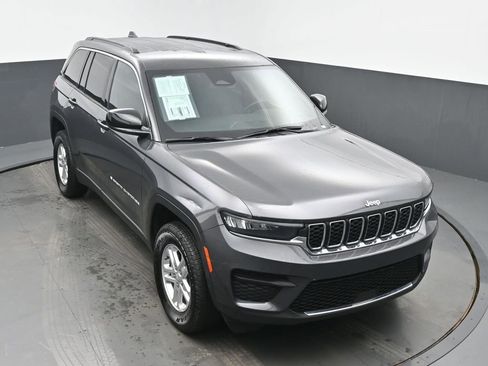 Used 2024 Jeep Grand Cherokee Laredo image 45