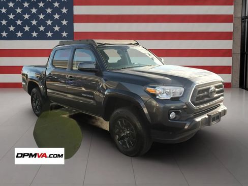 Used 2021 Toyota Tacoma SR5 AWD/4WD image 10