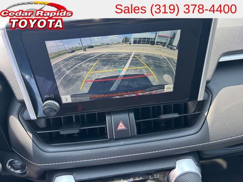 Used 2025 Toyota RAV4 XLE AWD/4WD image 21