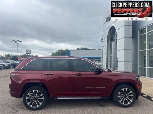 Used 2022 Jeep Grand Cherokee Overland w/ Luxury Tech Group IV image 8