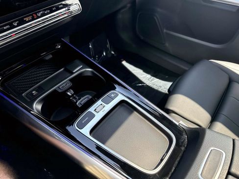 Certified 2025 Mercedes-Benz GLA 250 image 27