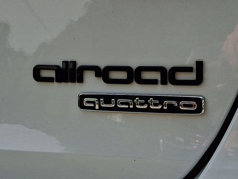 Used 2023 Audi A4 2.0T allroad Premium Plus AWD/4WD image 16