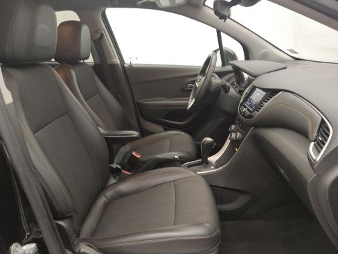 Used 2020 Chevrolet Trax LT w/ Driver Confidence Package FWD image 21