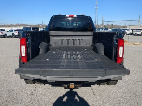 Certified 2022 Ford F450 Lariat w/ Lariat Ultimate Package image 11