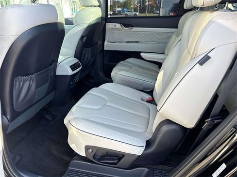 Used 2023 Hyundai Palisade Calligraphy image 9