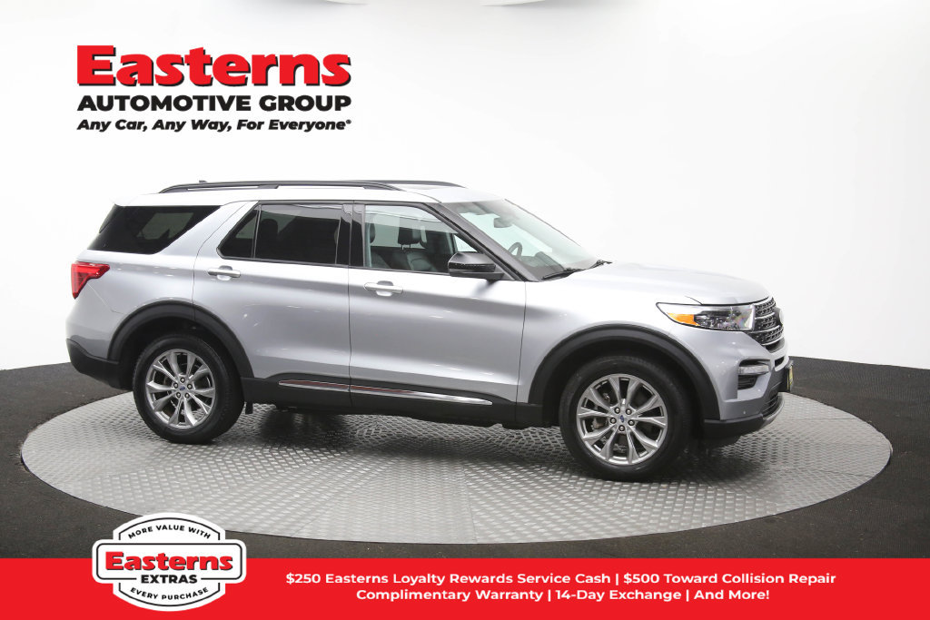 Used 2023 Ford Explorer XLT w/ Equipment Group 202A AWD/4WD image 49